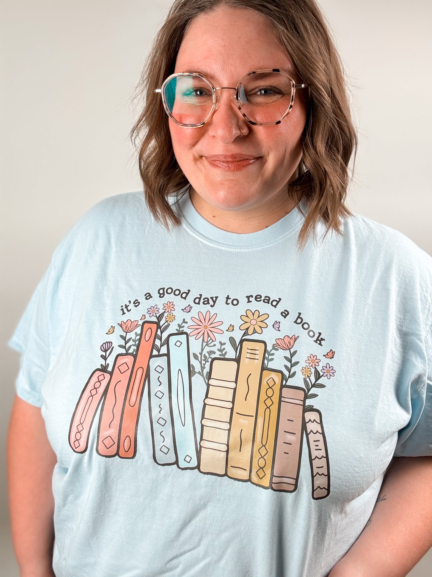 It’s A Good Day To Read A Book Graphic Tee