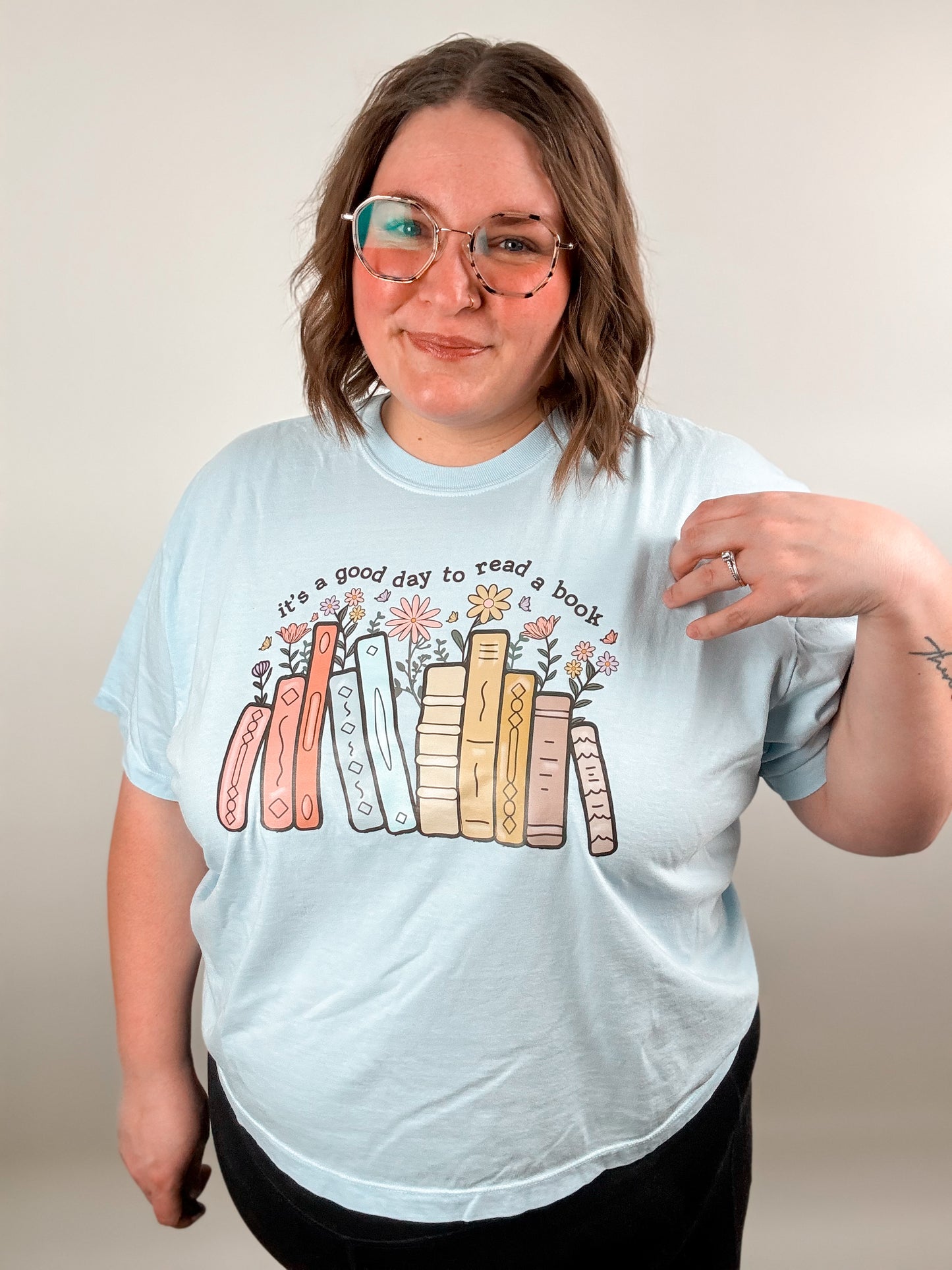 It’s A Good Day To Read A Book Graphic Tee